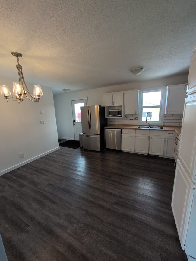 8307-8398 98 Ave in Fort St John, BC - Building Photo - Building Photo