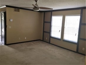 5986 Westgate Dr-Unit -Apt 203 in Orlando, FL - Building Photo - Building Photo