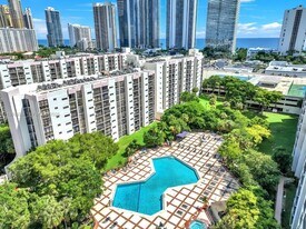 17021 N Bay Rd, Unit 706 in Sunny Isles Beach, FL - Building Photo