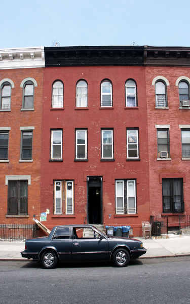 217 Hull St in Brooklyn, NY - Foto de edificio