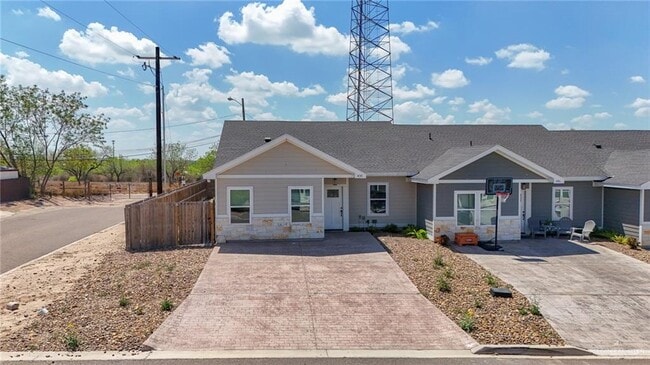 9 W 5th St in La Joya, TX - Building Photo - Building Photo