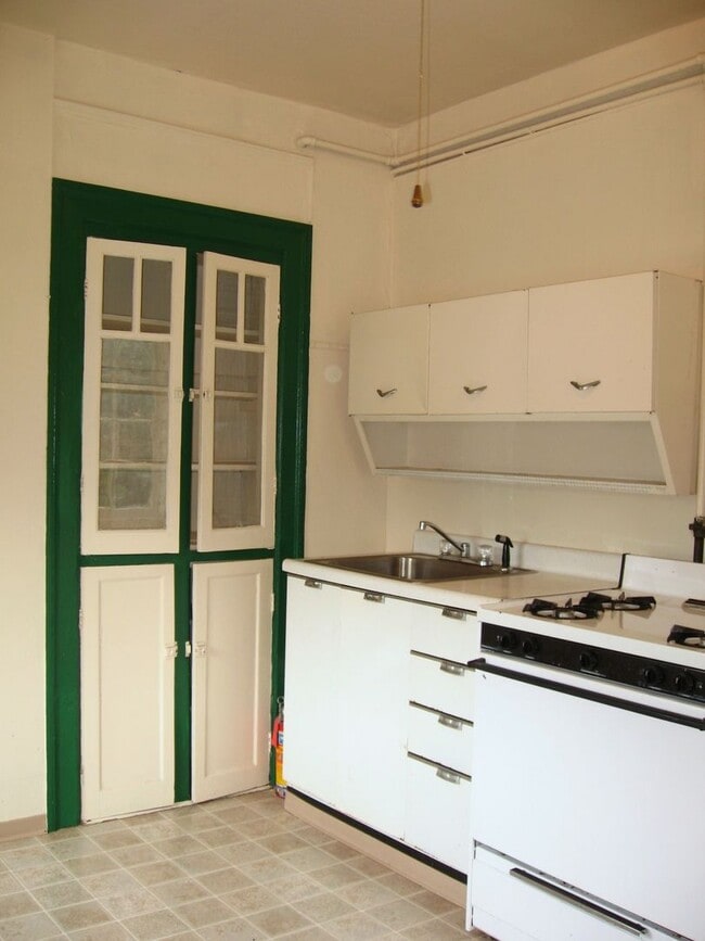 property at 1518 SW Jefferson St