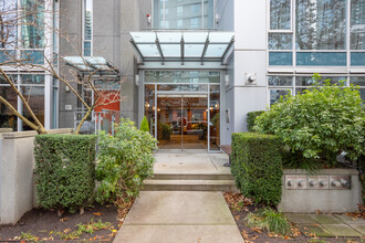 Callisto in Vancouver, BC - Building Photo - Building Photo