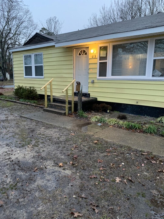 43 S Richard Dr in Pine Bluff, AR - Building Photo