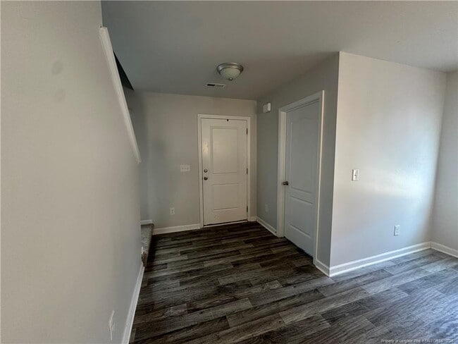 910 Sapphire Stone Ln in Hope Mills, NC - Building Photo - Building Photo