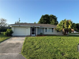 602 SE 35th Terrace in Cape Coral, FL - Building Photo
