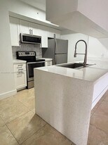 410 S Park Rd in Hollywood, FL - Building Photo