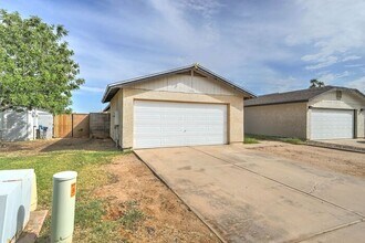 9514 W Garfield St in Tolleson, AZ - Building Photo - Building Photo