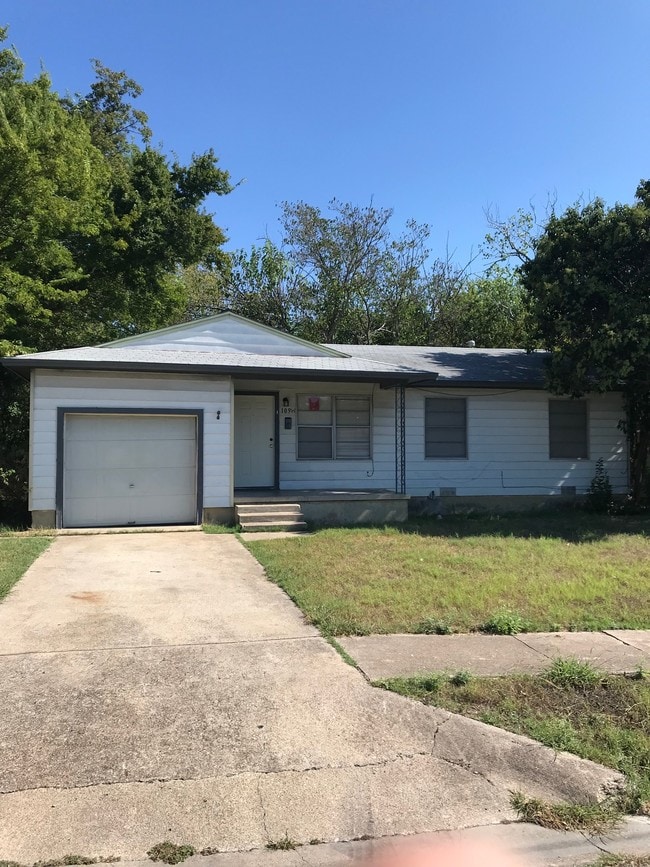 property at 109 W Vardeman Ave