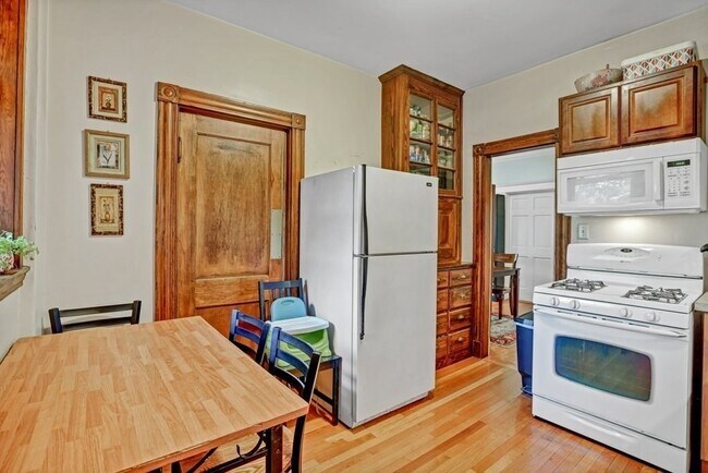 10 Radcliffe Rd in Boston, MA - Building Photo - Building Photo