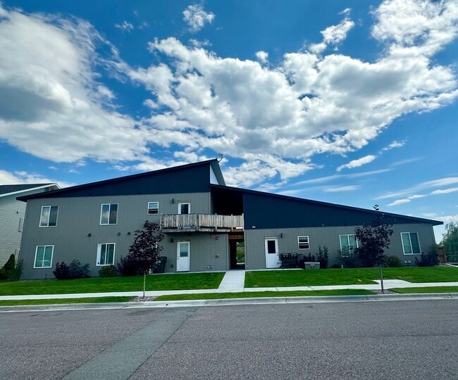 10 Diane Rd in Columbia Falls, MT - Building Photo - Building Photo