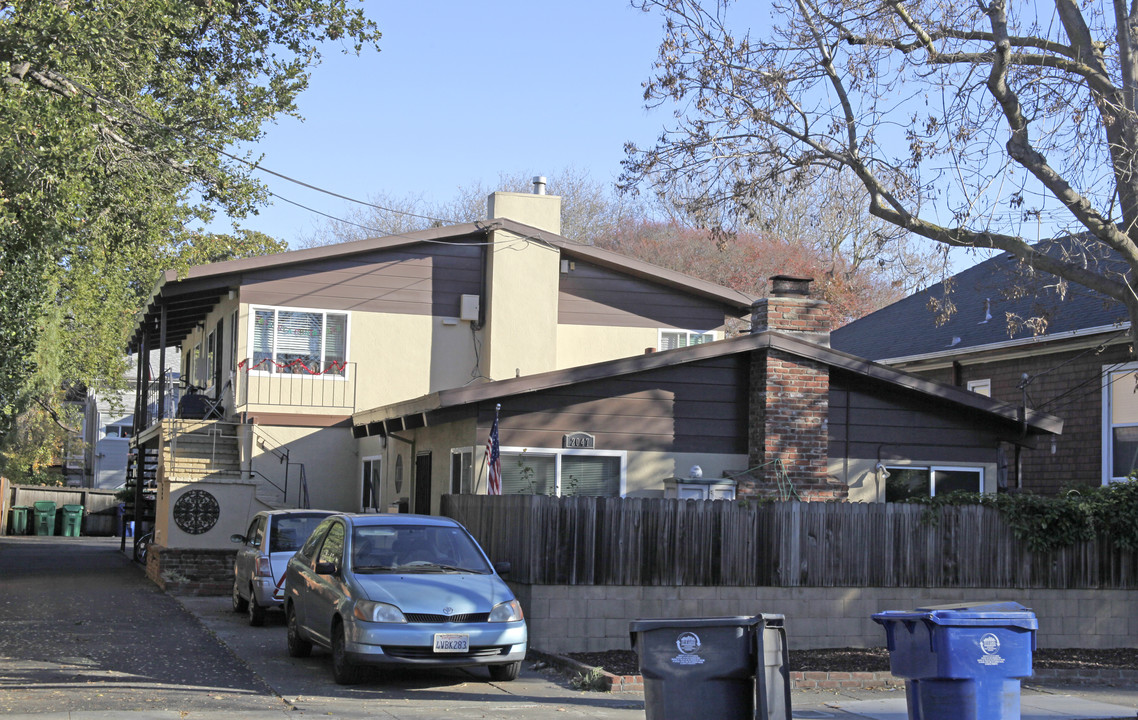 2047 Buena Vista Ave in Alameda, CA - Building Photo