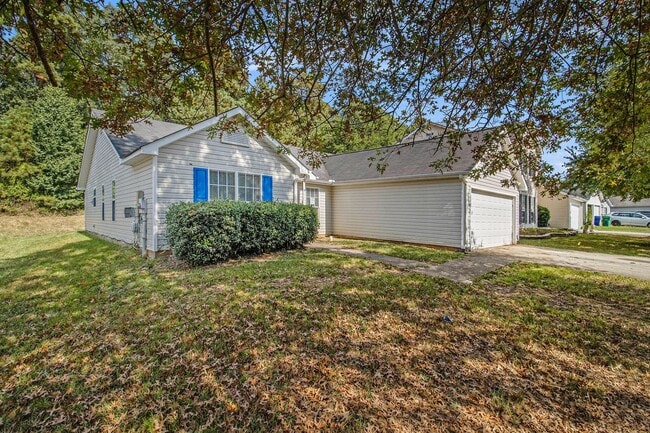2824 Cedar Trace Dr in Ellenwood, GA - Building Photo - Building Photo