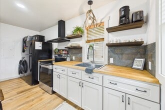 309 W Farewell St in Lewistown, MT - Building Photo - Building Photo