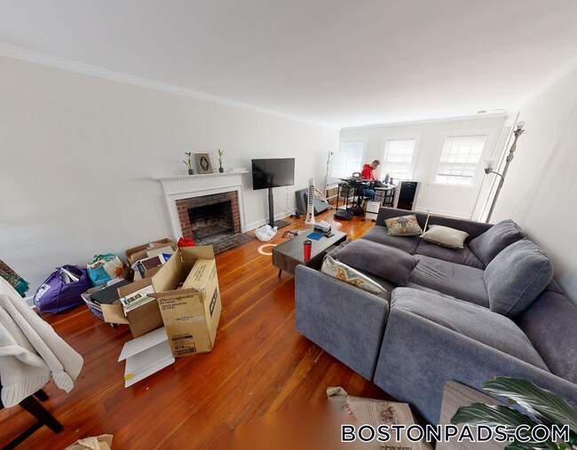 property at 38 Gibson St