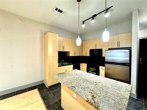 3660 Richmond Ave. in Houston, TX - Foto de edificio - Building Photo