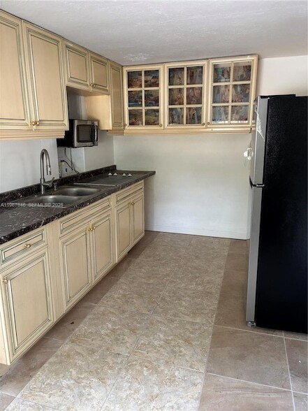 198 Tropical Ave in West Palm Beach, FL - Foto de edificio - Building Photo