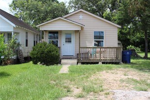 622 S Hancock St in Angleton, TX - Building Photo