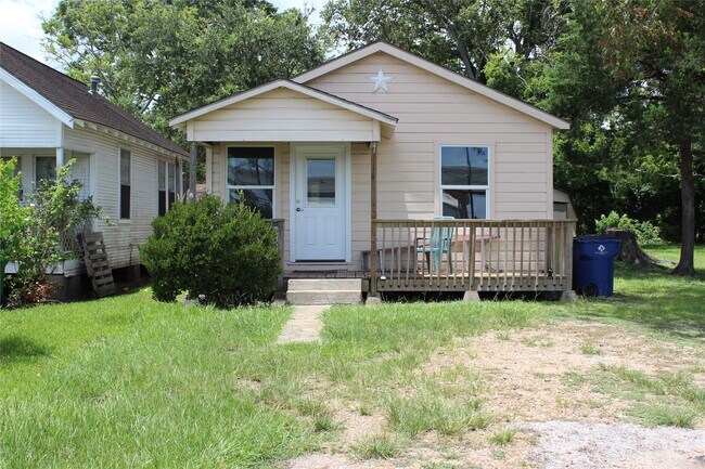 property at 622 S Hancock St