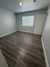 1303 W 109th Pl in Los Angeles, CA - Building Photo - Building Photo