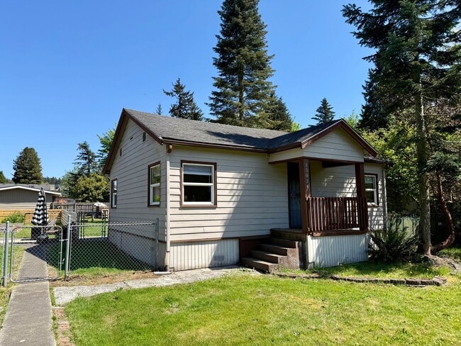 15034 12th Ave NE in Shoreline, WA - Building Photo - Building Photo