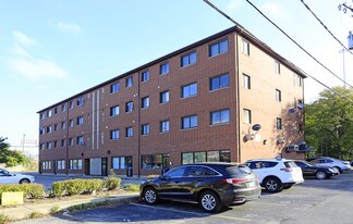 2453 S Archer Ave in Chicago, IL - Building Photo