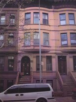 217 W 137th St in New York, NY - Building Photo
