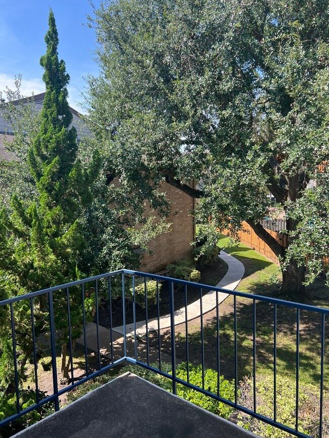 7102 N Holiday Dr, Unit 7102 in Galveston, TX - Foto de edificio - Building Photo