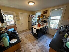 176 Elm St, Unit 2A in North Cambridge, MA - Building Photo