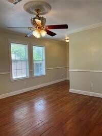 2504 Pine Tree Dr photo'