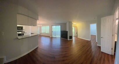 721 Whistling Swan Dr in Virginia Beach, VA - Foto de edificio - Building Photo