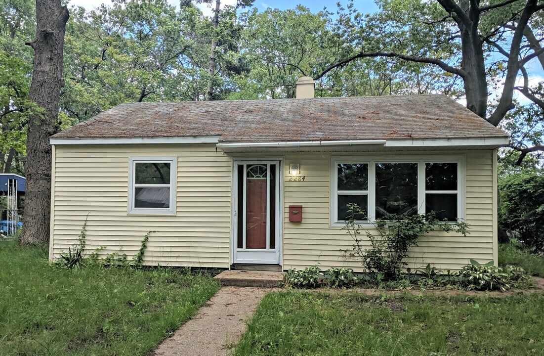 2284 Austin St in Muskegon, MI - Building Photo