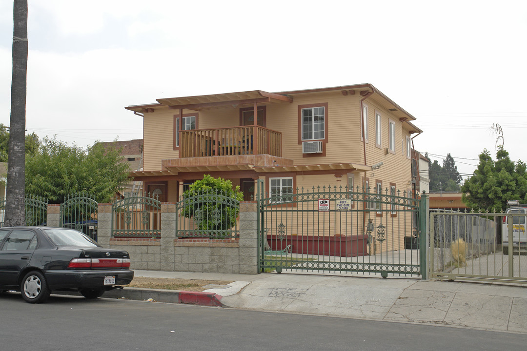 110 S Alexandria Ave in Los Angeles, CA - Building Photo