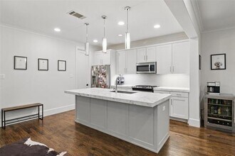 5526 Martel Ave in Dallas, TX - Building Photo - Building Photo