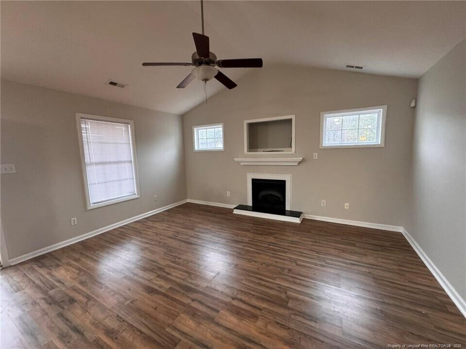 820 Pebble Ridge Ct in Fayetteville, NC - Foto de edificio
