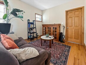 2022 N Spaulding Ave, Unit 3E in Chicago, IL - Building Photo - Building Photo