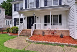 410 Jamestown Dr in Newport News, VA - Building Photo - Building Photo