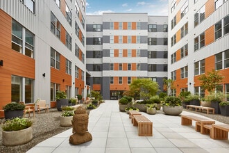 3 Acres in Jersey City, NJ - Foto de edificio - Building Photo