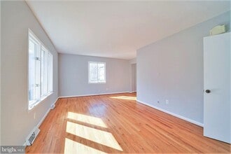 1912 S Glebe Rd in Arlington, VA - Building Photo - Building Photo