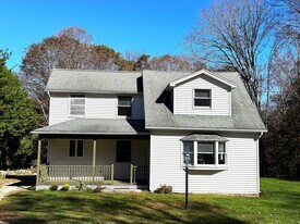 114 Palmer Rd in Chaplin, CT - Building Photo