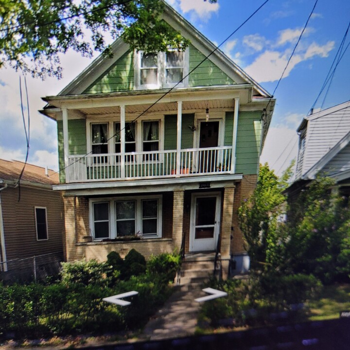 2412 Grand Ave in Niagara Falls, NY - Building Photo