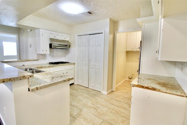 15830 Alta Mesa Dr photo'