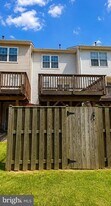 14133 Autumn Cir in Centreville, VA - Building Photo