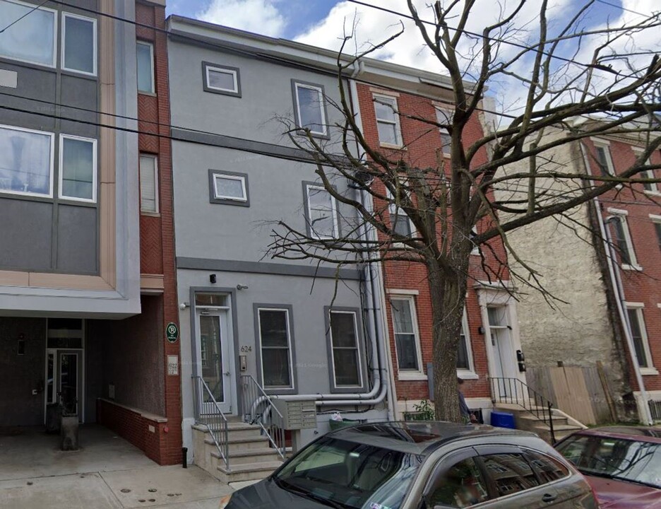 624 N 12th St in Philadelphia, PA - Building Photo