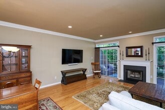 138 Whispering Oaks Dr in West Chester, PA - Building Photo - Building Photo