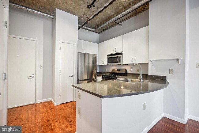 1300 N St NW in Washington, DC - Building Photo - Building Photo