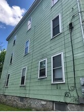 217 Clarendon St in Fitchburg, MA - Foto de edificio - Building Photo