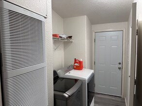 6135 Bryce Canyon Ave in Las Vegas, NV - Building Photo - Building Photo