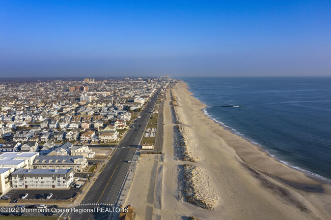 316 Park Pl Ave in Bradley Beach, NJ - Foto de edificio - Building Photo