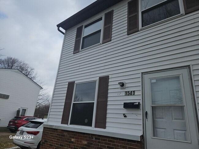 1541 Franklin Ave in Kent, OH - Building Photo - Building Photo